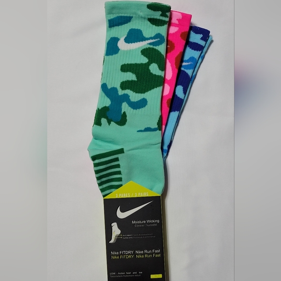 NIKE---Nice set of 3 pair of Nike socks - Picture 1 of 5